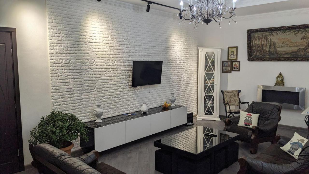 Tirkius House 호텔 코불레티 외부 사진